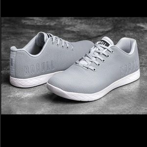 No bill trainers, gray, size 7.5